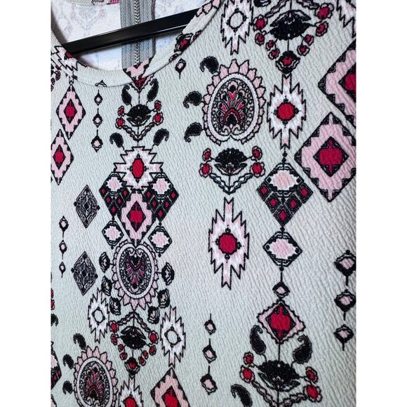 LuLaRoe Amelia Dress XL Aztec Stretch Short Sleeve Cream Pockets - Picture 4 of 6